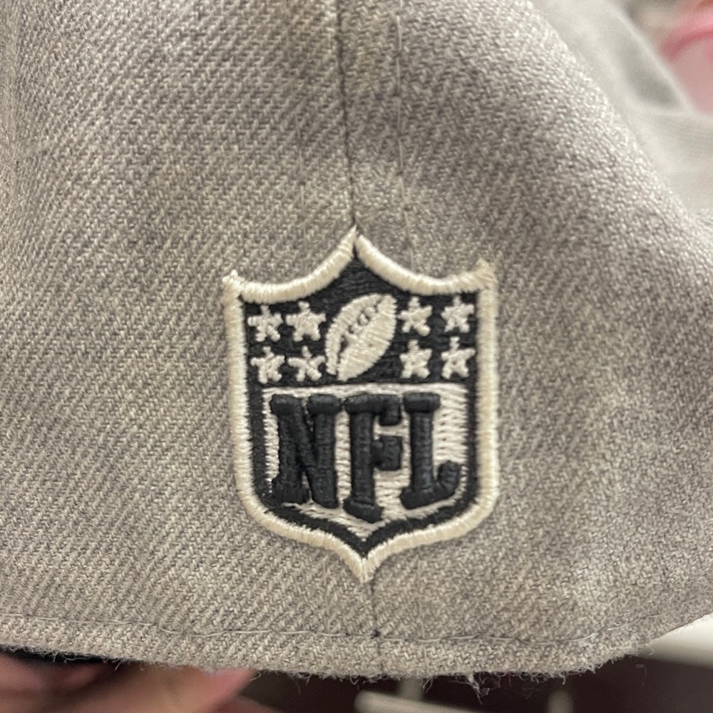 New Era Gray Cap with Black Star Emblem - Picture 4 of 9